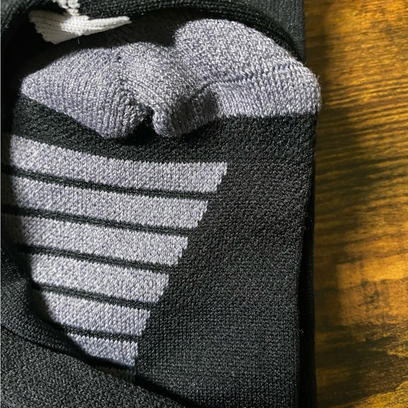 Under Armour UA Soccer Size- 7-8.5 - Picture 3 of 3